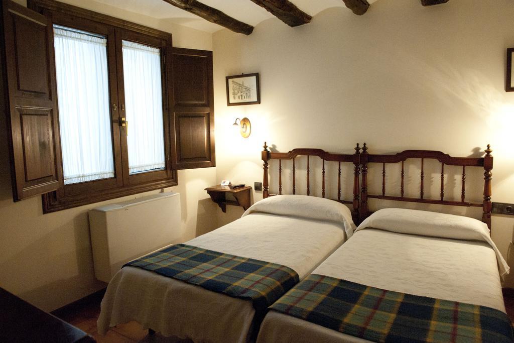 Hostal Santa Agueda Tarazona Chambre photo