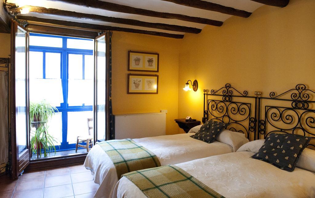 Hostal Santa Agueda Tarazona Chambre photo