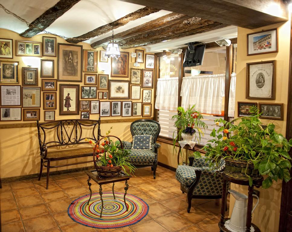 Hostal Santa Agueda Tarazona Extérieur photo
