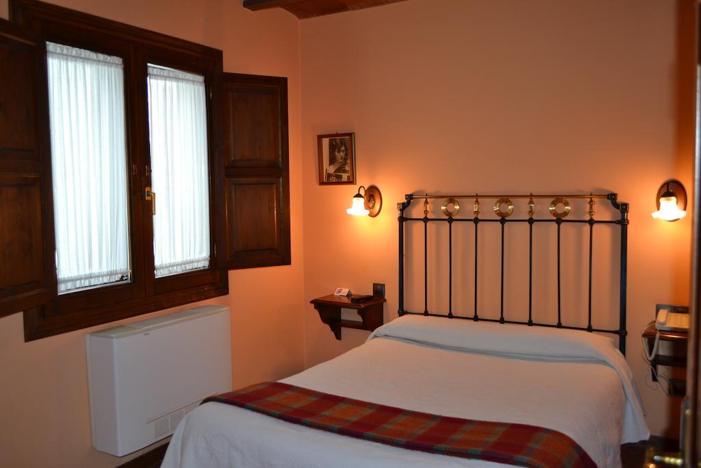 Hostal Santa Agueda Tarazona Chambre photo