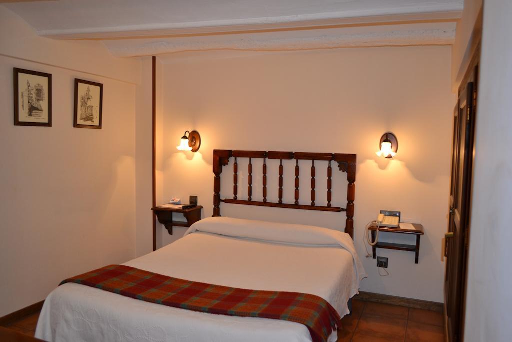Hostal Santa Agueda Tarazona Chambre photo