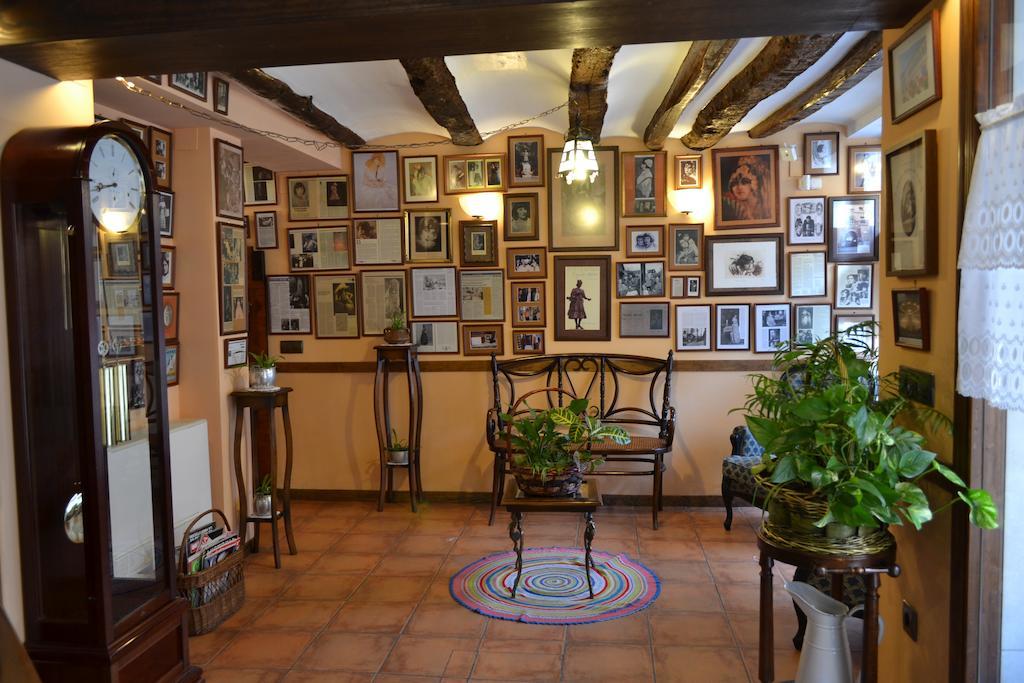 Hostal Santa Agueda Tarazona Extérieur photo