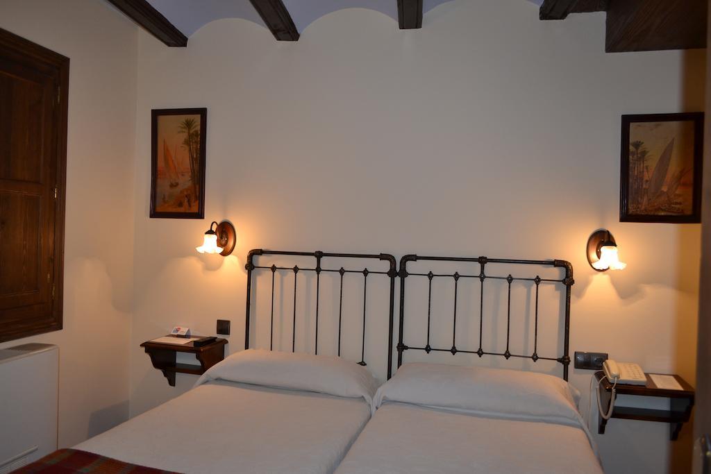 Hostal Santa Agueda Tarazona Extérieur photo